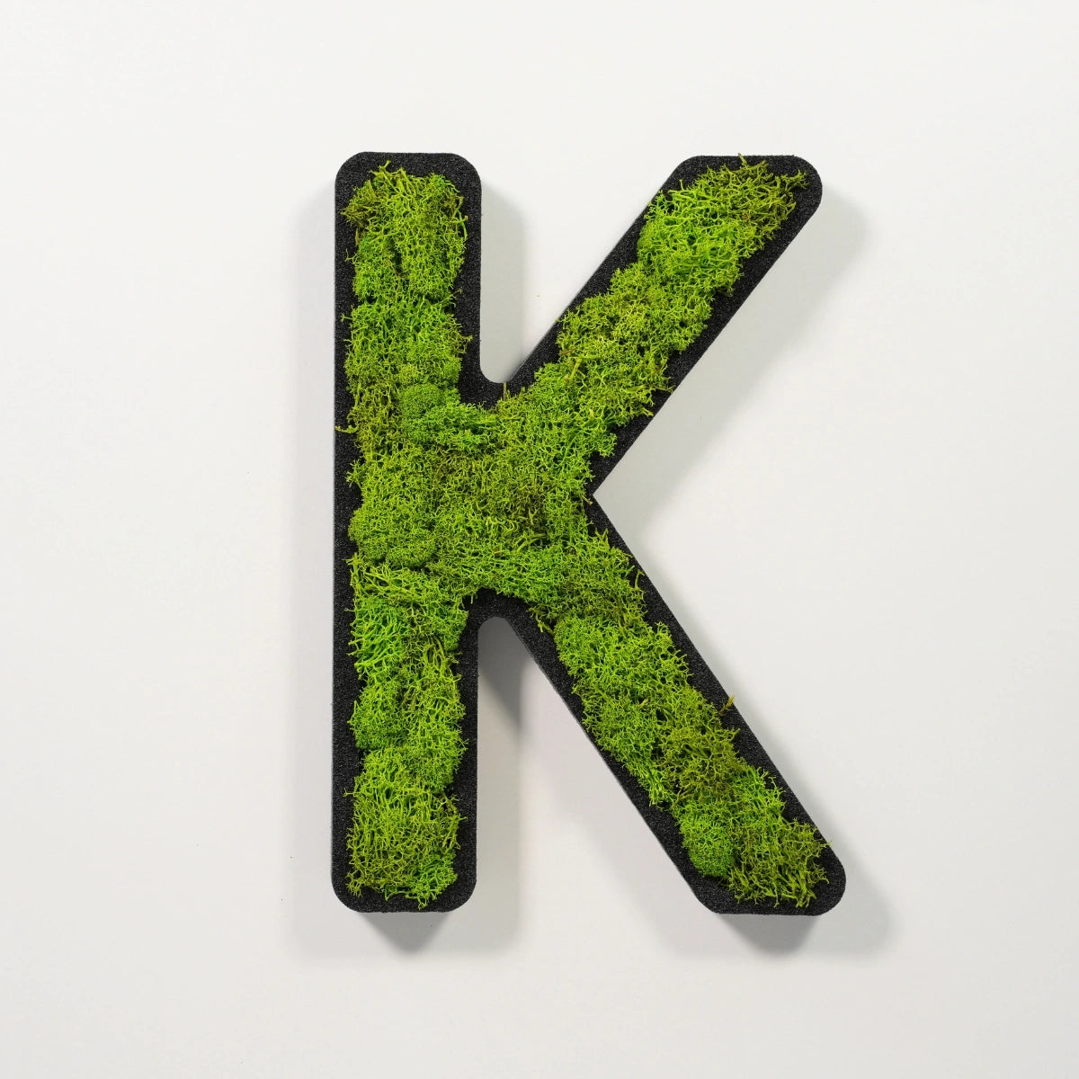 Moosbuchstabe K aus echtem Islandmoos, 32 cm hoch, grüne Wanddekoration